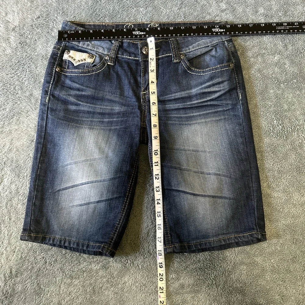 Y2K Request Dark Wash Bermuda Denim Shorts Embellished Pockets Size 7/28 Stretch